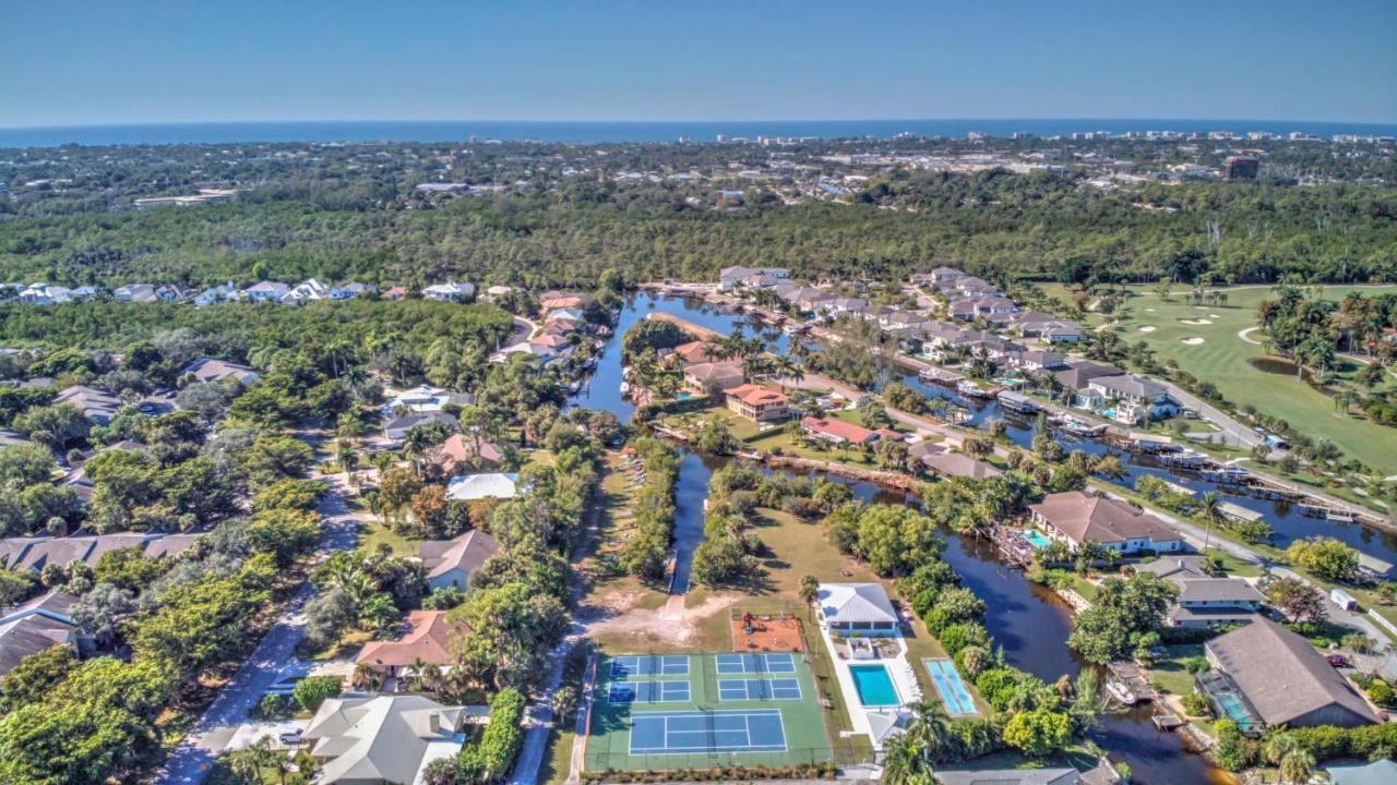 Pet Friendly Pool Home In River Reach Of Naples Fl ภายนอก รูปภาพ